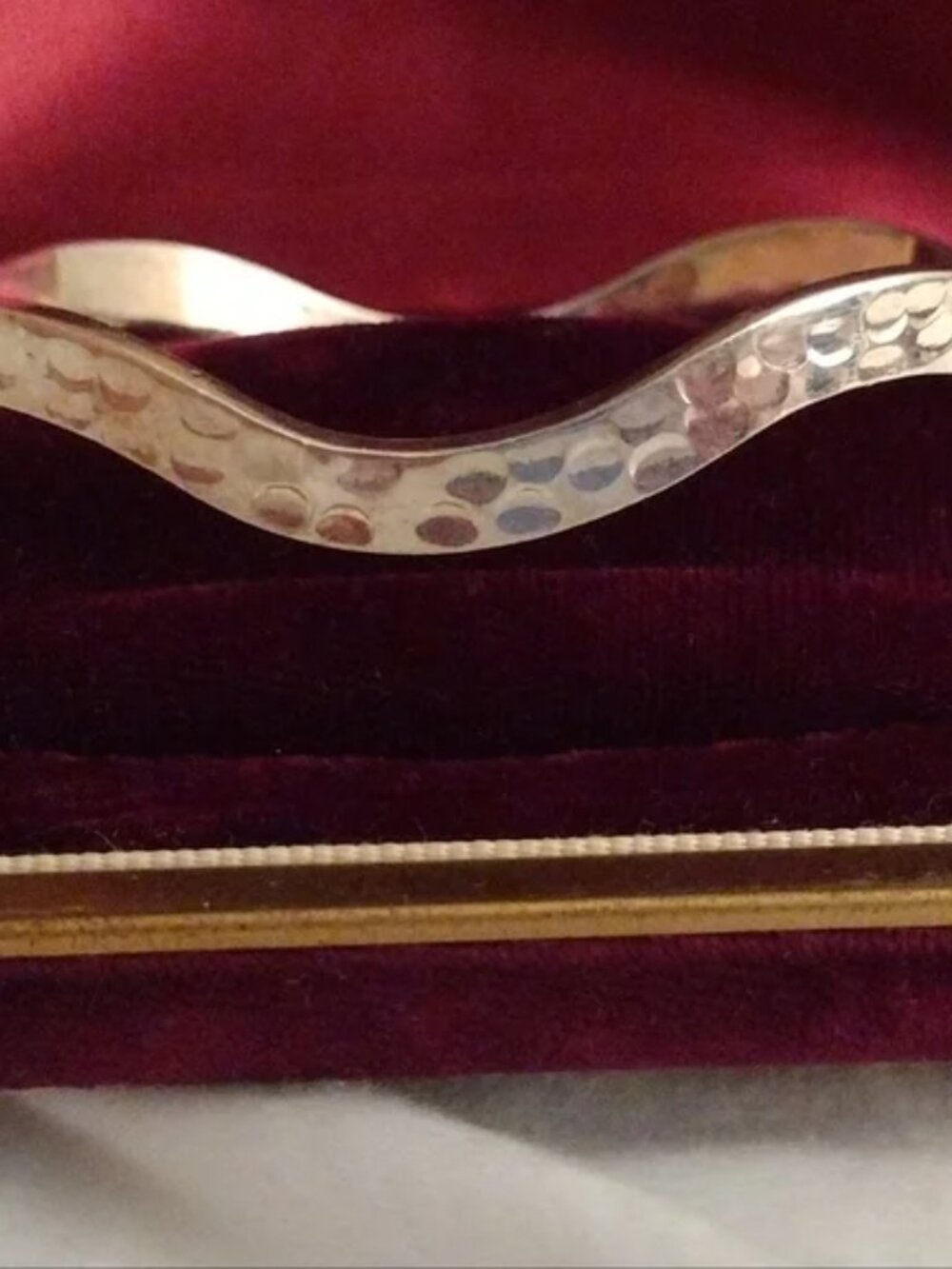 Taxco Mexico Hammered Sterling Silver Wavy Hinged Bangle